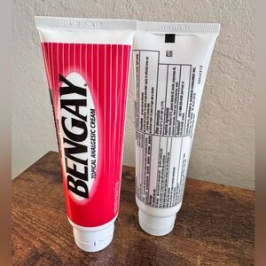 BENGAY Topical Analgesic Cream - Red/White Tube